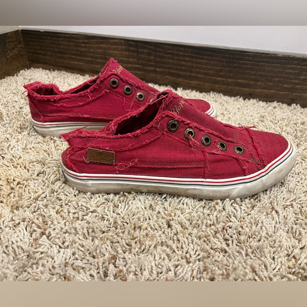 Blowfish Shoes Women Size 7 Malibu Play Slip On Sneaker Red ish